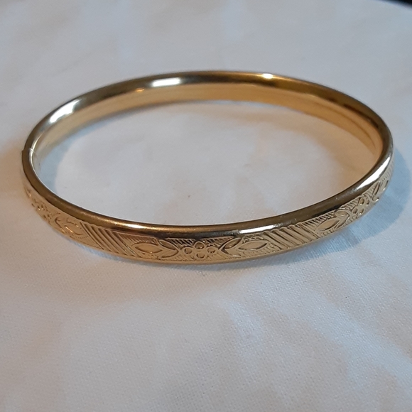 Jewelry - Gold baby bangle bracelet.